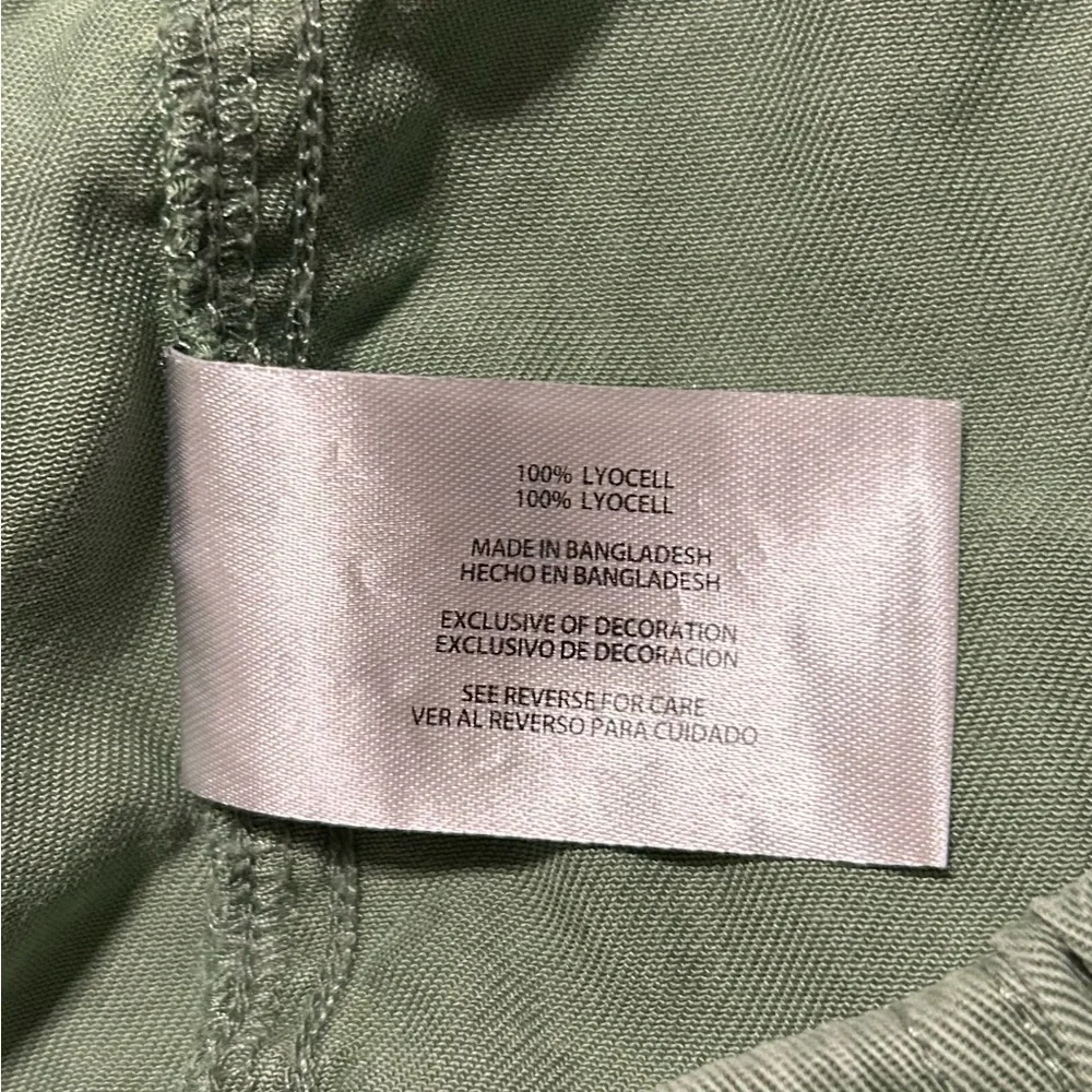 GAP Green Cargo Shorts - Picture 5 of 6